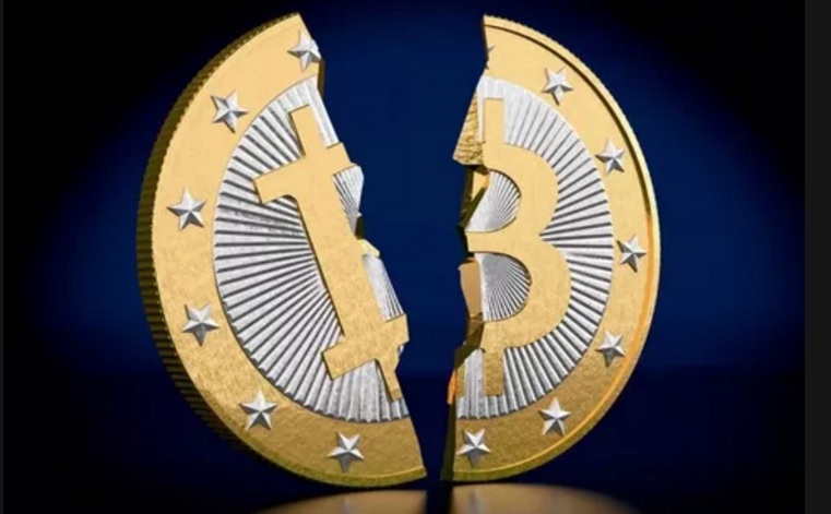 Курс биткоина рухнул на 29%