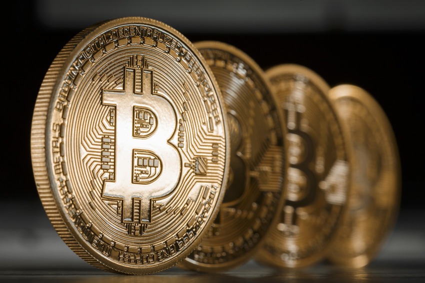 Криптовалюты Bitcoin и Ethereum рухнули
